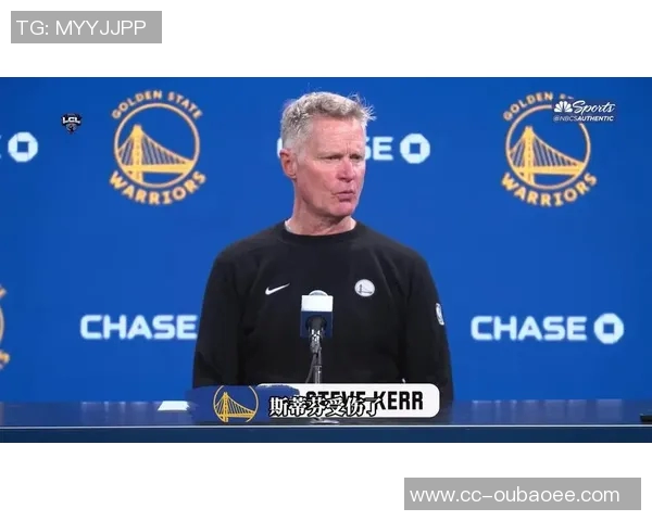 库里21分钟内狂砍31分31科尔笑容满面与其相视而笑 库里21分钟内狂砍31分31科尔笑容满面与其相视而笑