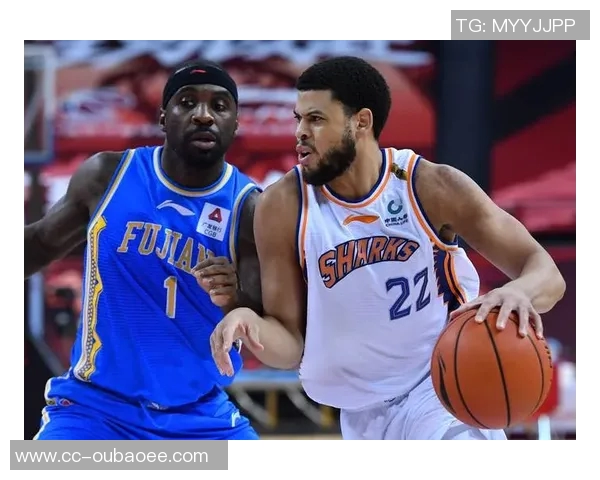 麦卡半场被调侃能否进三个球最终尝试未能成功引发队友欢笑